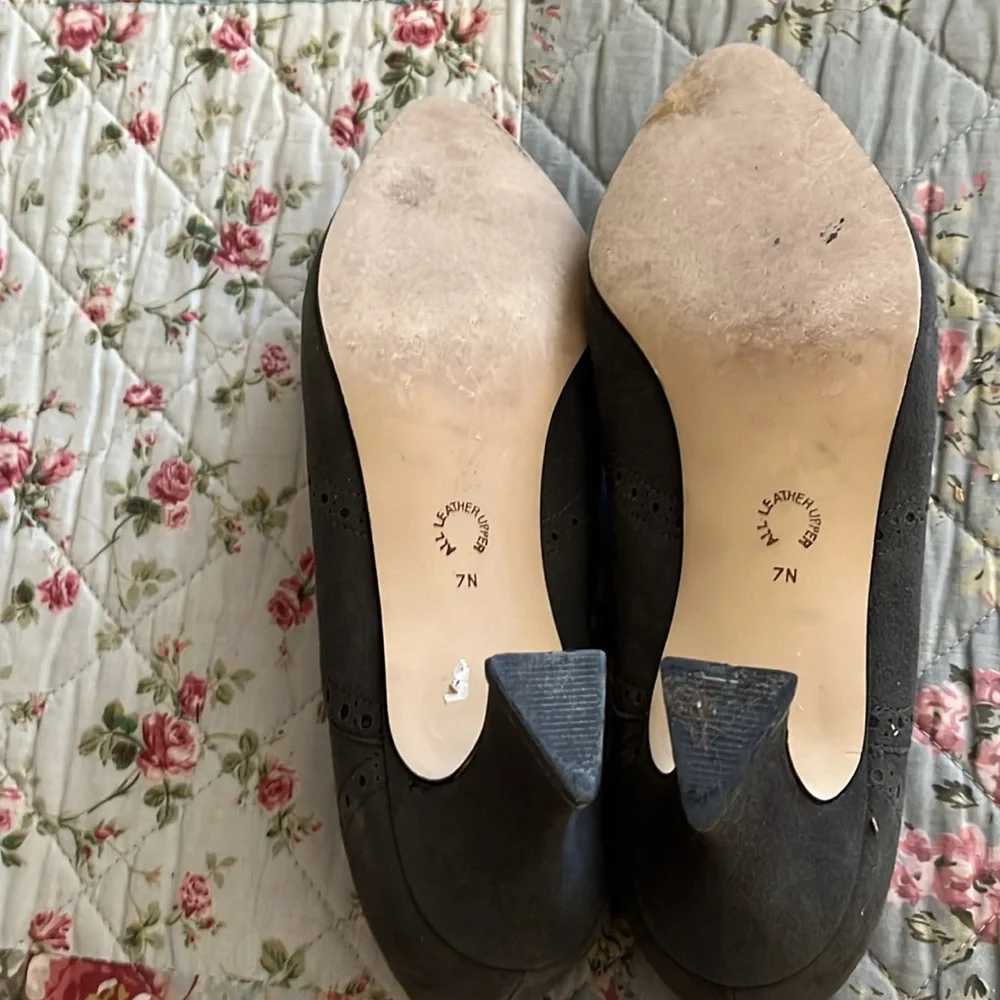NINE WEST SIZE 7N - Picture 3 of 5